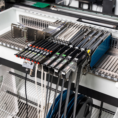 อัตโนมัติครบ 10 หัว SMT SMD Pick And Place Machine 01005 เครื่องผลิต PCBA