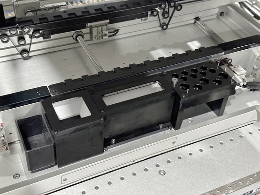 มหาวิทยาลัย PCB SMD Pick And Place Machine อัตโนมัติเต็มด้วยฐาน CHM-551
