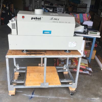 T961 เตาอบ Reflow แบบตั้งโต๊ะพร้อมสายพานลำเลียง 730 * 230 มม. 6 โซนอุณหภูมิ 3.5KW เครื่องบัดกรี