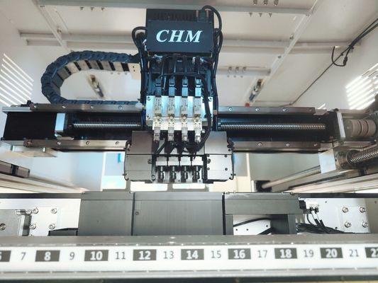 ความแม่นยําสูง 4 หัว SMT Pick & Place Machine CHM-551 อัตโนมัติเปลี่ยนกระบอก CPK≥1.0