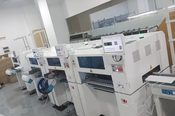 CHM-551 อัตโนมัติเต็ม 4 หัว SMT เครื่องเลือกและวาง 0201 เปลี่ยนกระปุกอัตโนมัติ