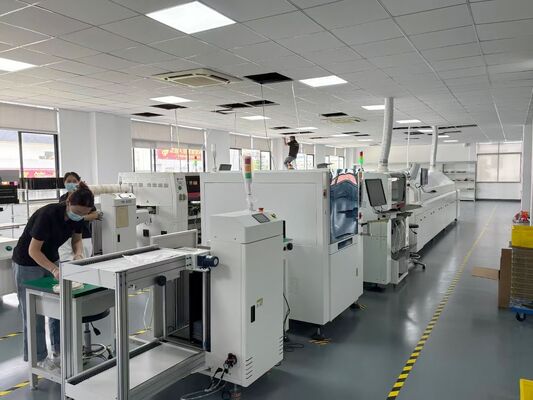 ขนาดสูง ขนาดใหญ่ในสาย SMT เส้นประกอบ SMT Solutions สําหรับการผลิต PCBA