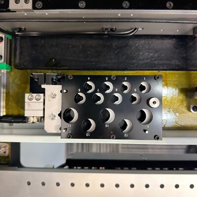มหาวิทยาลัย PCB SMD Pick And Place Machine อัตโนมัติเต็มด้วยฐาน CHM-551