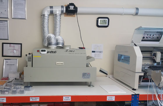 T961 เครื่องทำความร้อนอินฟราเรด SMT เตาอบ Reflow 3.5kw 230 * 730mm เตาบัดกรี Puhui T-961